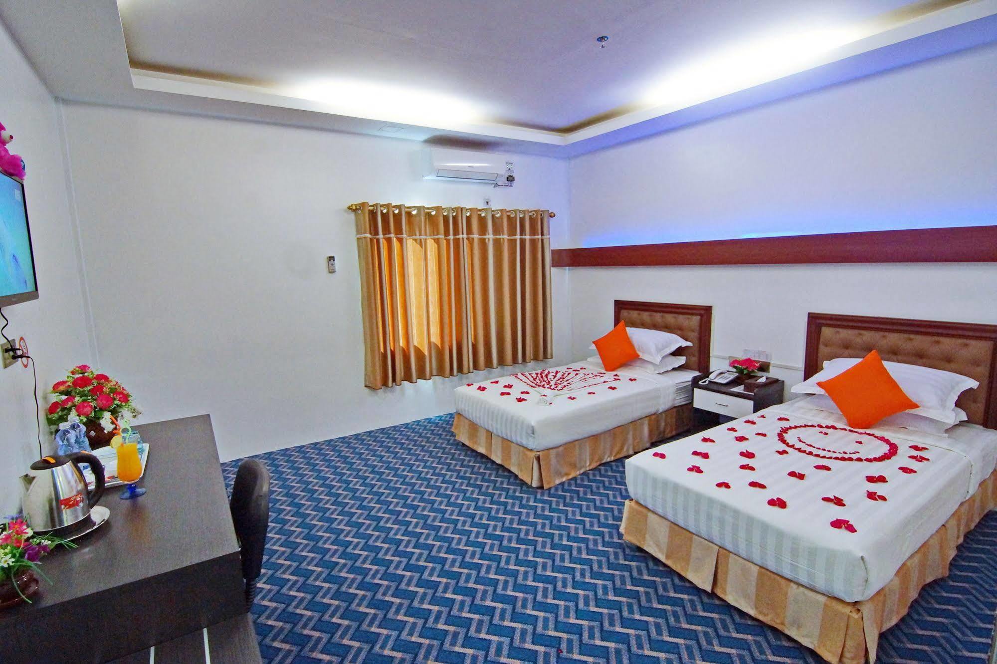 Perfect Hotel Mandalay Exterior foto
