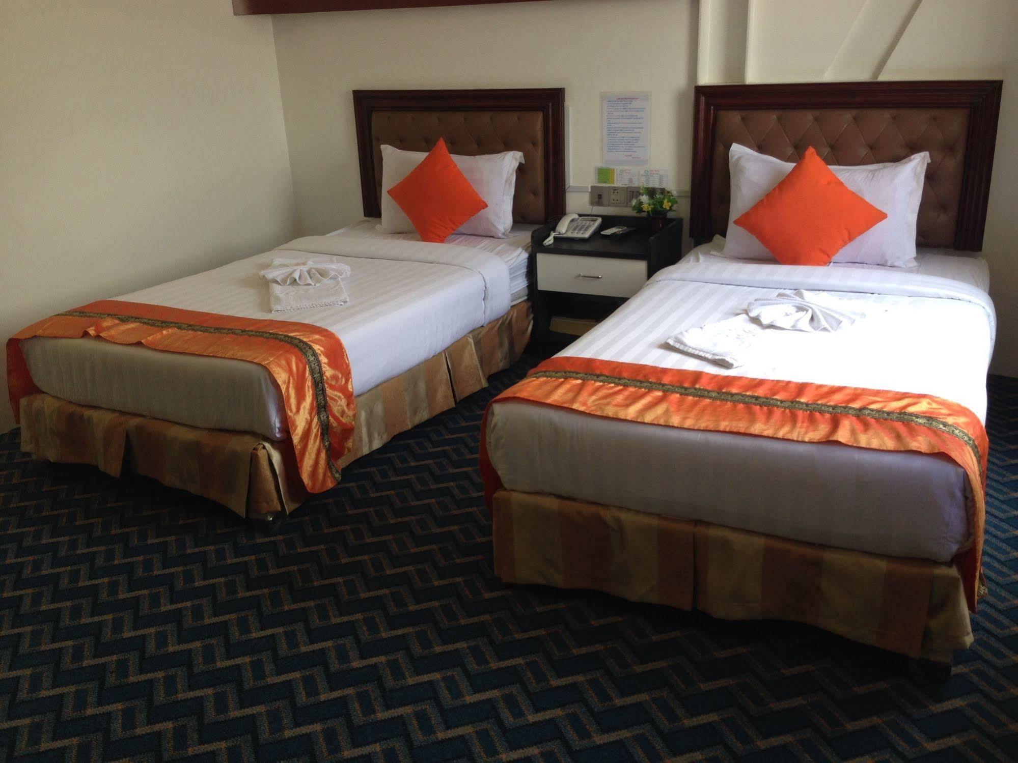 Perfect Hotel Mandalay Exterior foto